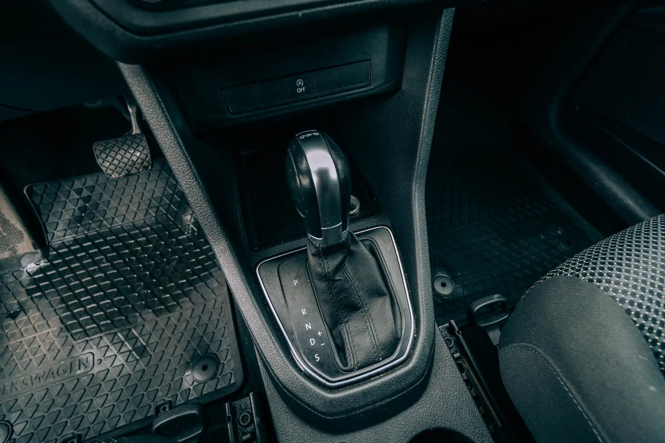 VW Caddy photo 6